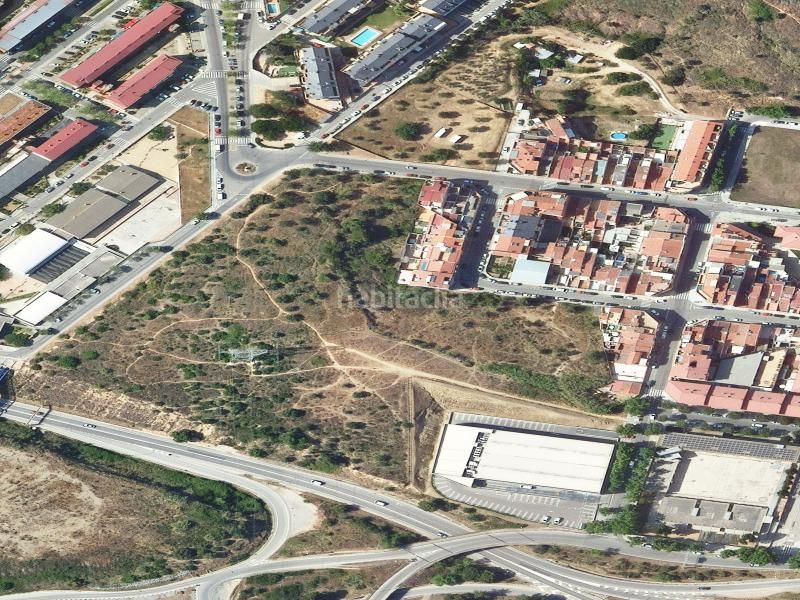 Foto da40bb1f-8815-4de3-97b1-e5dab58fd839. Aparcament cotxe a Roc Blanc Terrassa