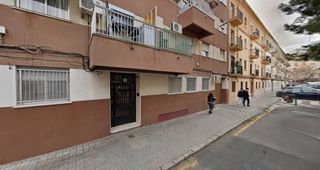 Etagenwohnung  N/a