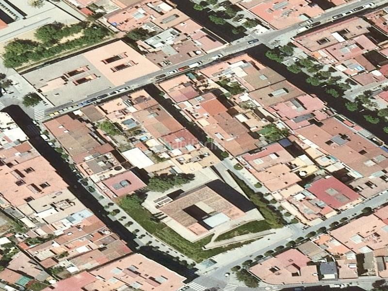 Foto d869729b-43b5-42aa-b7ce-2c74c9c33e22. Casa a Centre Cornellà de Llobregat