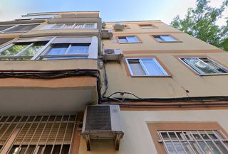 Etagenwohnung  N/a