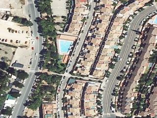 House  Calle jardin de santa eufemia 32. Casa en calle jardin de santa eufemia 32 en tomares, sevilla