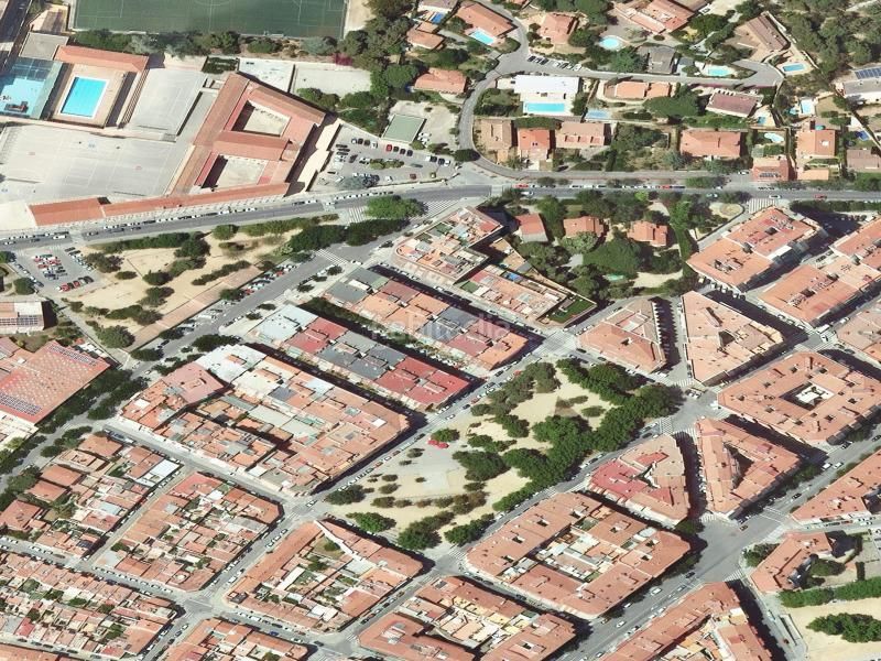 Foto c6dd49b8-2ae6-44ff-98bf-21566e96e411. Pis a Peramàs Mataró