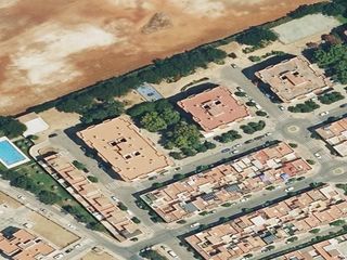Appartamento  Calle otoño. Piso en calle otoño en utrera, sevilla