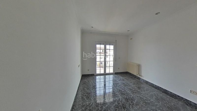 Foto b3c32526-e472-451a-ac09-18f77bbe04b5. Pis a Montjuïc Girona