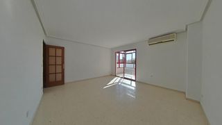 Etagenwohnung  Avenida dr jimenez diaz. Piso en avenida dr jimenez diaz, alicantealacant