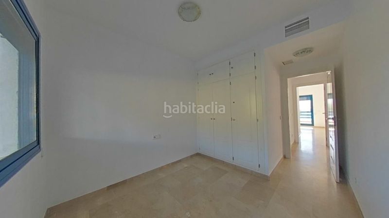 Foto ab008864-eed7-4e0f-8b06-1397fb0d5126. Pis a La Duquesa Manilva