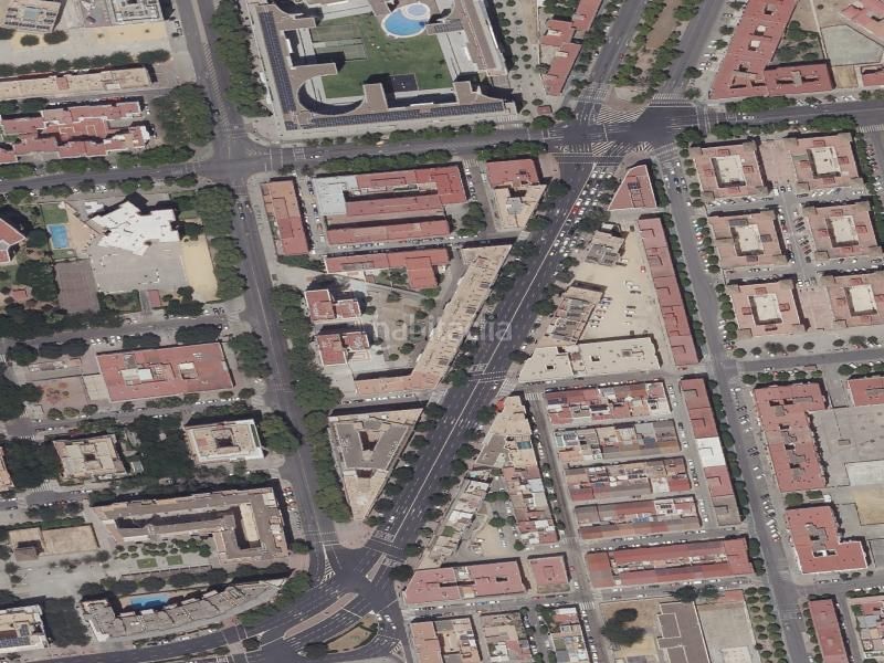 Foto f3bb5a03-febb-41f8-aa25-86724ddc77d5. Pis a Tiro de Línea Sevilla