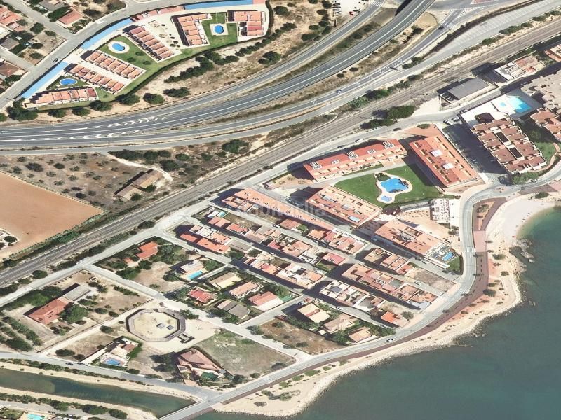 Foto d7be6a5f-b99a-49e3-a809-569f09c4753b. Edificio in Ampolla (L´)