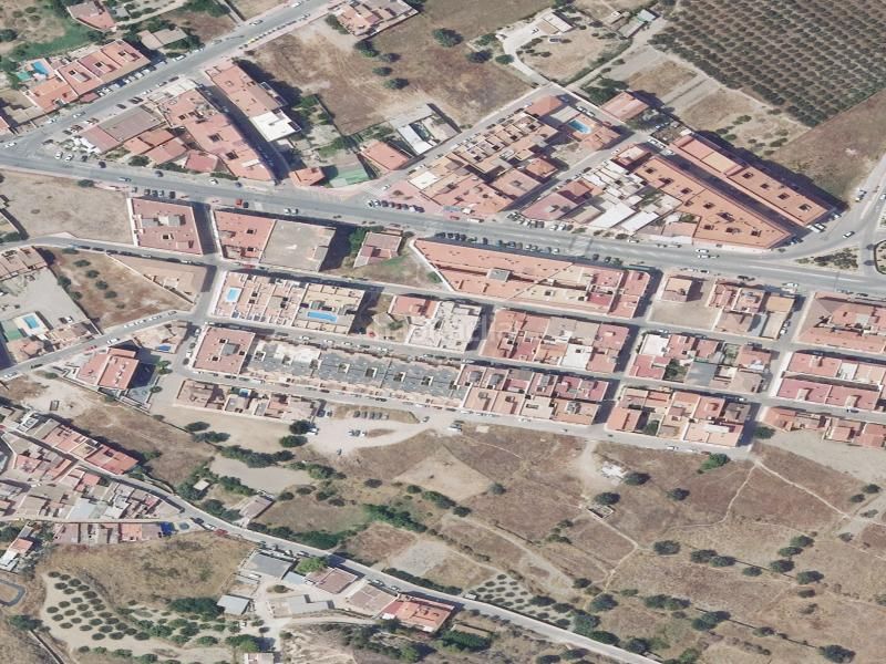Foto d3dd23f2-1b2d-41ab-a504-6357086391c0. Edificio in Turre