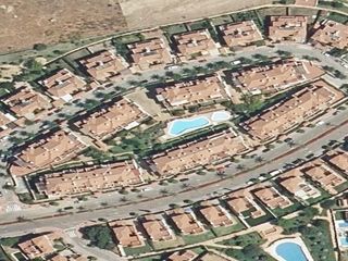 Pis  Calle jose maria olazabal. Piso con 1 plaza de garaje en guillena, sevilla