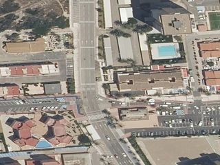 Pis a Edificio Comercial Bohemia-Manga