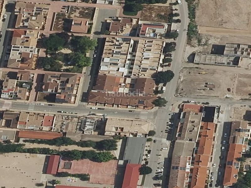 Foto e7679555-fe2c-451d-bbf5-866ab84a4402. Chalet  adosado en avenida cordoba, en Yecla