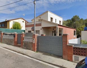 Appartamento  Calle alella d'. Piso en calle alella d, rubí