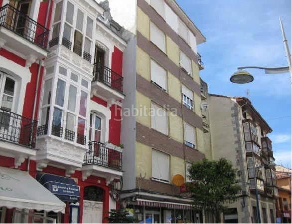 Foto 0a557afc-2b95-4b3d-8c1d-39787f63dd09. Pis a Santoña