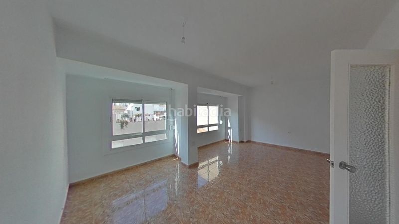 Foto 7ec8d369-e488-42c4-bea0-1198064c2e2d. Pis a Plaza Castelar - Mercado Central Elda