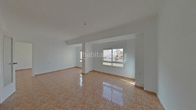 Foto 8e473d2a-6486-46ba-a28b-6a36cd55d3e6. Pis a Plaza Castelar - Mercado Central Elda