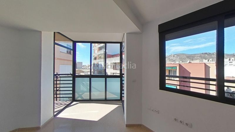 Foto f18c7a2e-80eb-40bc-a3c6-e47e5c9061b8. Pis a Centro Elda
