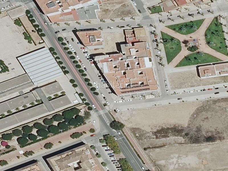 Foto 15246d02-e6af-4ede-b399-0f16f9843928. Casa a Avenida de la Paz Xirivella