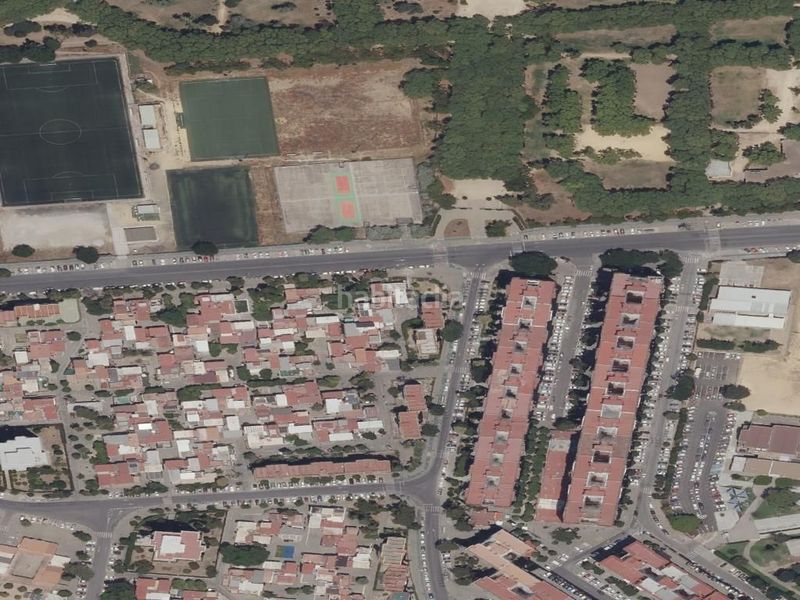 Foto 0b60d0a3-2f84-43e1-a834-27b45aa2bef8. Casa a Juan XXIII - Rochelambert Sevilla
