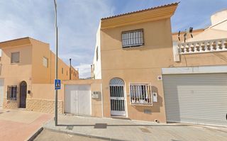 Haus  Fernando magallanes 21. Venta de casa en níjar