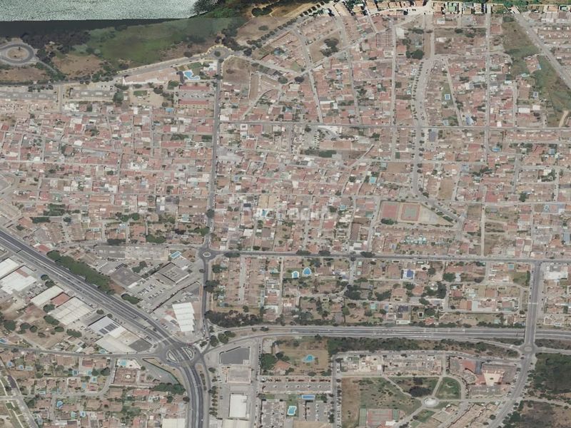 Foto c8eeddbc-cbe2-4ae4-acbd-b674aabb19db. Casa a El Rinconcillo Algeciras