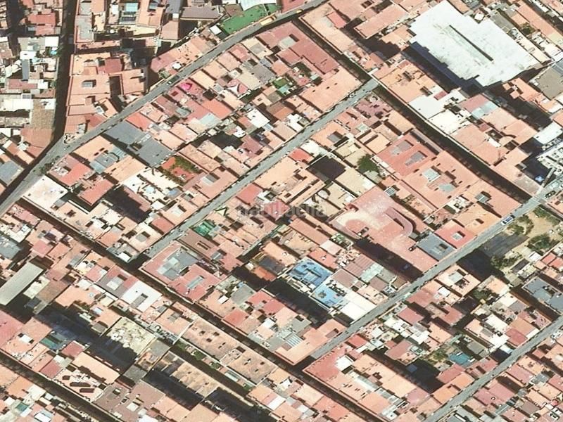 Foto 592902a3-1236-4e54-8d4c-18486b724a62. Pis a Raval Barcelona