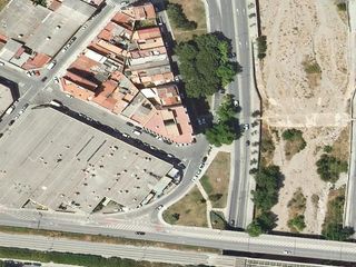 Country house  Calle de jerez 122. Local comercial en terrassa barcelona