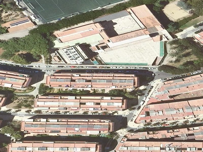 Foto 1e2e5c0b-52a7-449b-903d-5169503b4de3. Pis a Turó de la Peira Barcelona
