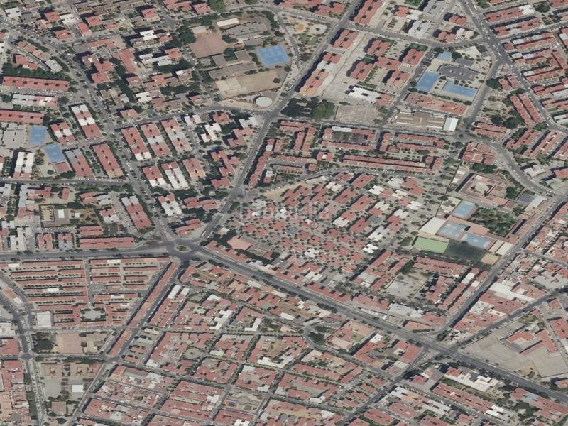 Foto ba1f3136-86aa-40af-a96c-d2e8d9c42ef9. Pis a Cruz Roja Sevilla