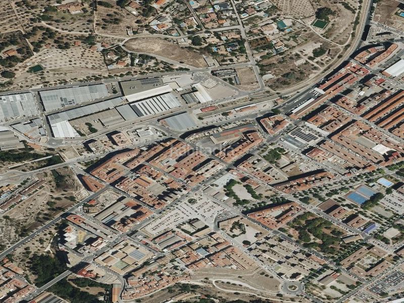 Foto 3a00c3f0-c805-4e7d-9659-21b409b120d0. Pis a Zona Nord Alcoi
