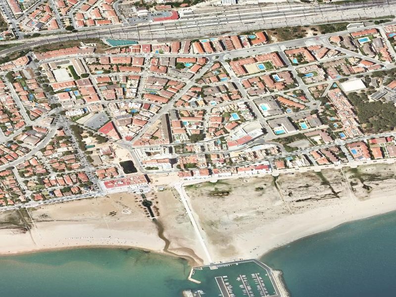 Foto aeb2ecfa-7db9-43bf-9633-d218d1a1babe. Pis a Coma-ruga platja Coma-ruga