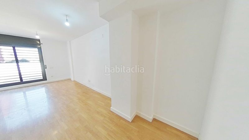 Foto dd147851-bcf7-497e-a58f-4d4cc2b5f478. Pis a Mercat Rubí