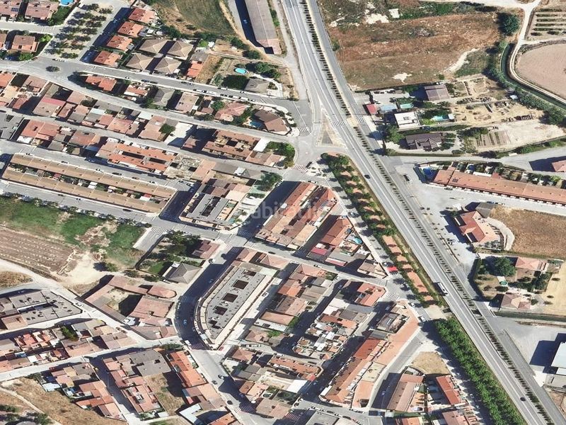 Foto 05d0fc3e-73fb-4edb-be7b-979cc1ee63e0. Casa adosada chalet adosado en venta en calle major en Rosselló