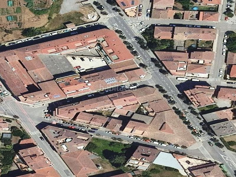 Foto f5df7dd9-2a6a-43f6-8cab-bda1f9a1c0bb. Aparcament cotxe a Olot