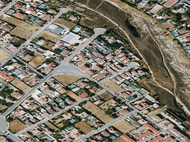Foto 0708c111-4441-4392-b199-000093440492. Pis a Monachil pueblo Monachil