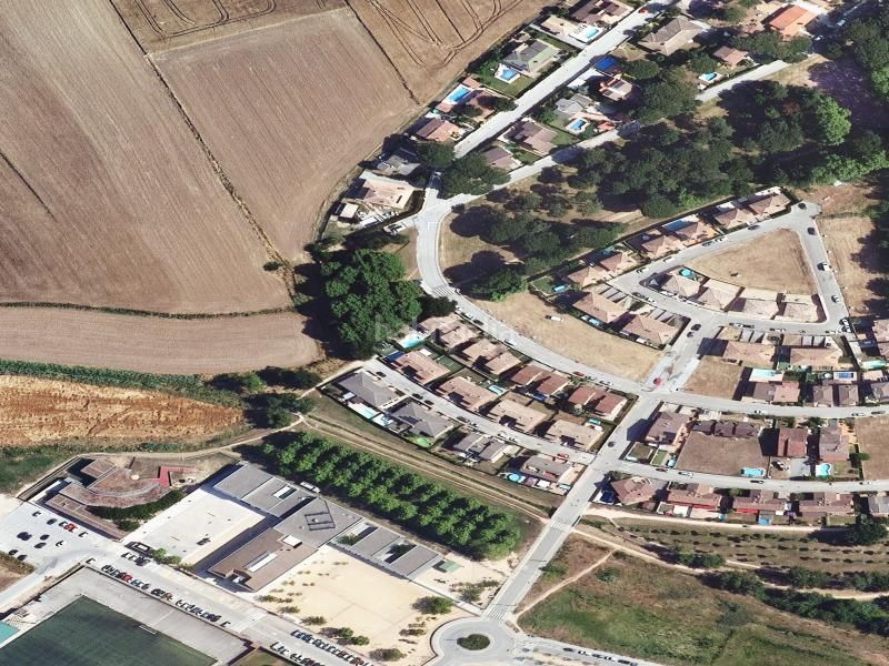 Foto a0cc57f0-8b4a-4f66-b27a-4034698446c4. Pis a Aiguaviva Parc Vidreres