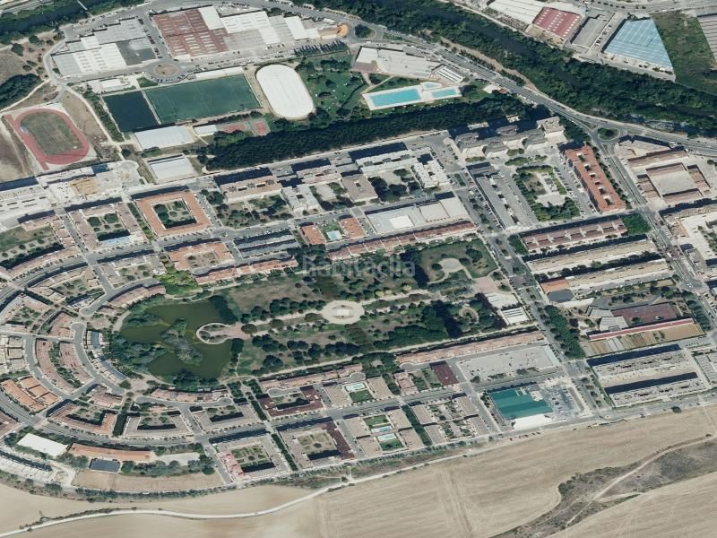 Foto babf92d8-209a-4053-ab0d-a09a8407d2e0. Pis a Barañáin / Barañain