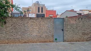 Terreny residencial  Lugar narcis baiges. Terreno en venta en prat de llobregat el