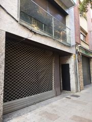 Mas  Calle sant magi. Local en venta en igualada