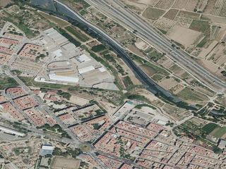 Local commercial  Calle del riu millars. Nave en venta en manises
