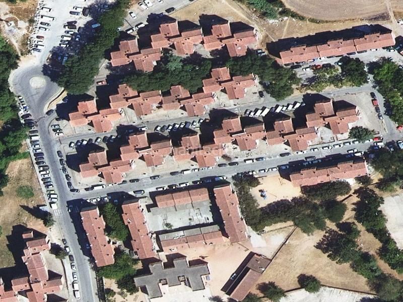 Foto 2cb1c839-12b2-49e3-a097-7081699477f6. Pis a Vila - roja Girona