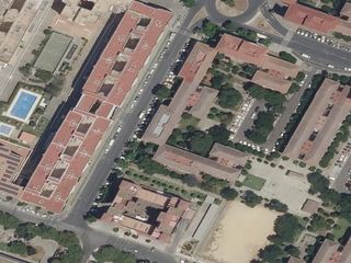 Etagenwohnung  Calle gomila. Inmueble en venta en sevilla