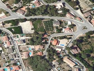 Chalet  Calle atzavara. Inmueble en venta en piera