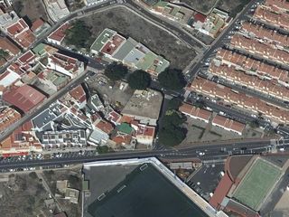 Pis  Calle cantos canarios. Inmueble en venta en guía de isora