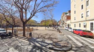 Pis a Sants-Badal