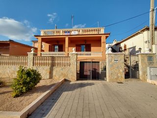Chalet in Carretera enderrocat. Chalet con 5 habitaciones con parking, calefaccin y aire acondi