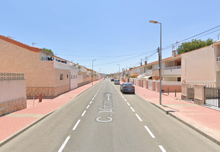 Appartement à Playa de los Náufragos. Piso en venta en torrevieja