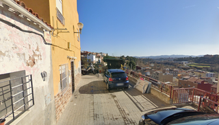 Casa adossada a Torre-romeu. Venta de casa independiente en sabadell