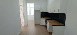 Flat  Melcior de palau. Piso en venta para inversores en sants carrer melcior de palau