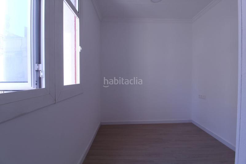 Foto 787a4ce7-6908-45fb-9015-a175e8c6df80. Pis a Sants Barcelona